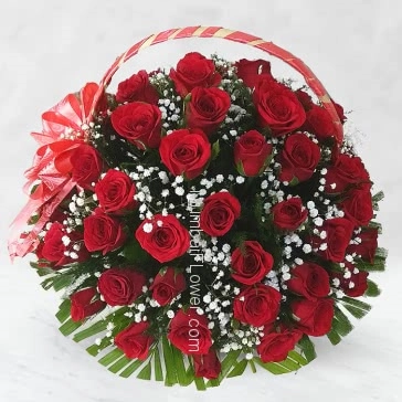  Add some romance with with this rich arrangement of luxurious flowers Basket of 40 Red Roses for your loved ones nicely decorated.