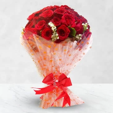 Hand Bunch of 30 Red Roses nicely decorated with exclusive packing
