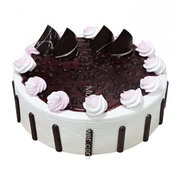 1 Kg. Premium Quality Blue Berry Cake, best in taste and flavour... Order 24 hours in advance. Please note : Cake icing may differ from shown picture.
