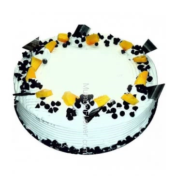 1 Kg. Creamy and Best Quality Chocochip Cake... Order 1 Day in advance. Please note : Cake icing may differ from shown picture.