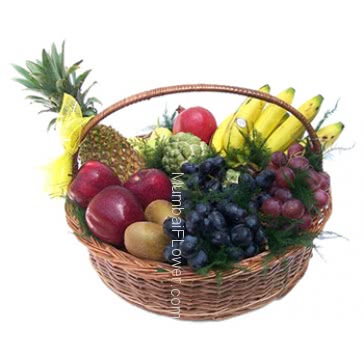 A basket of mixed fresh fruits a wonderful gift! 